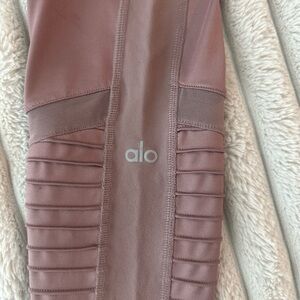 Alo Mauve Leggings